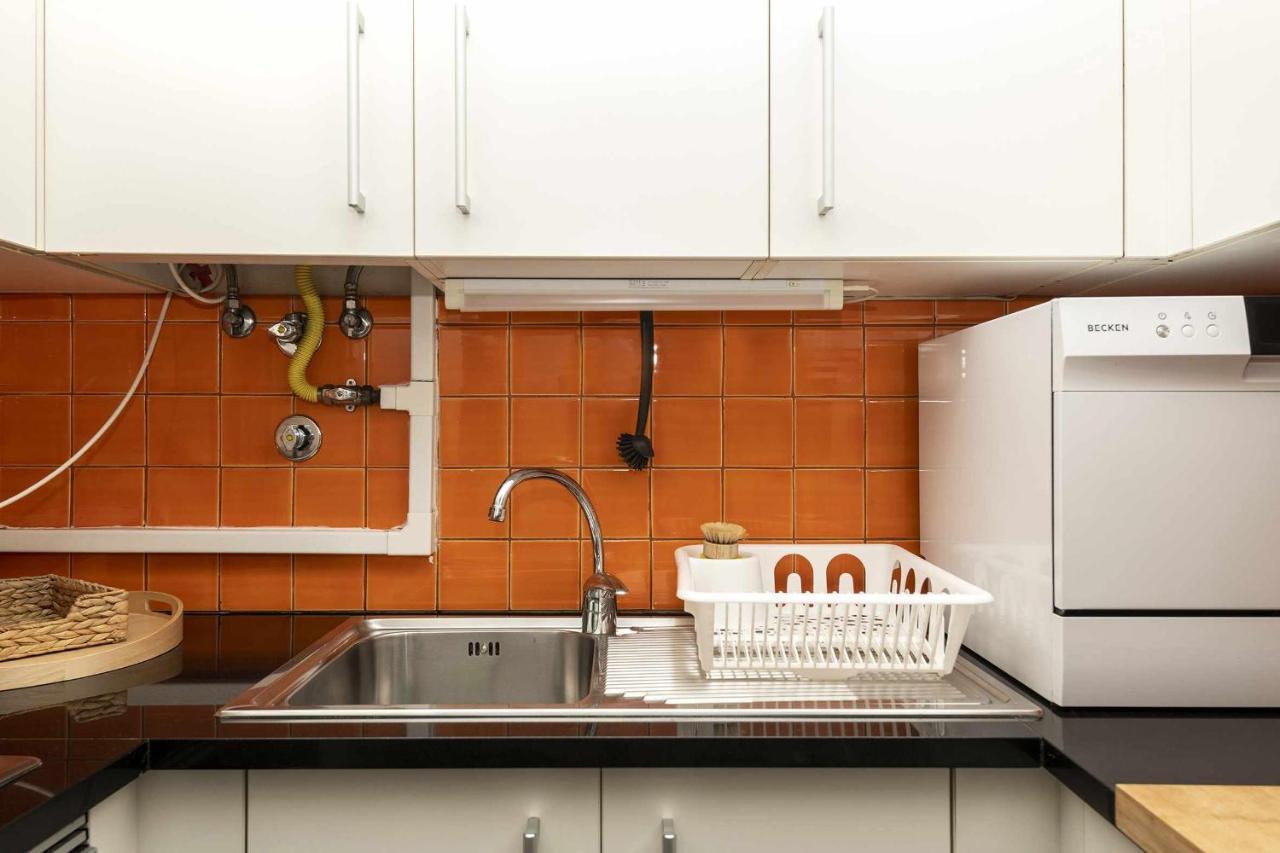 Typical Portuguese In Sao Bento Apartment Lisbon