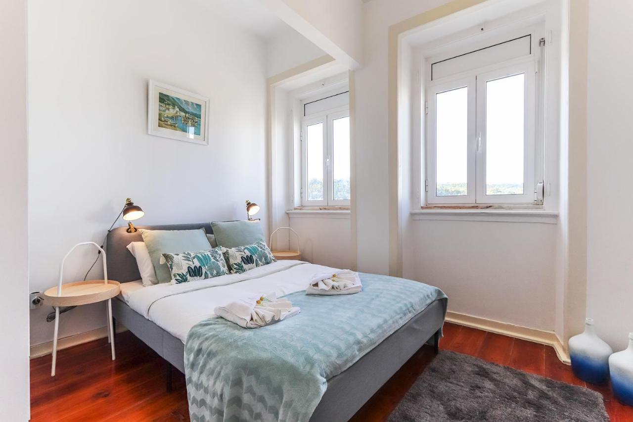 Portucale ! Stylish Campo Ourique Apartment *