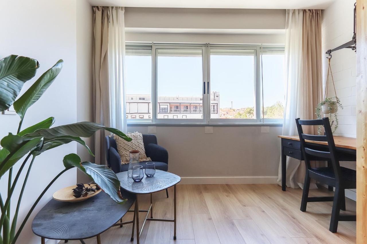 Airport Earth By Homing Guest house Lisbon