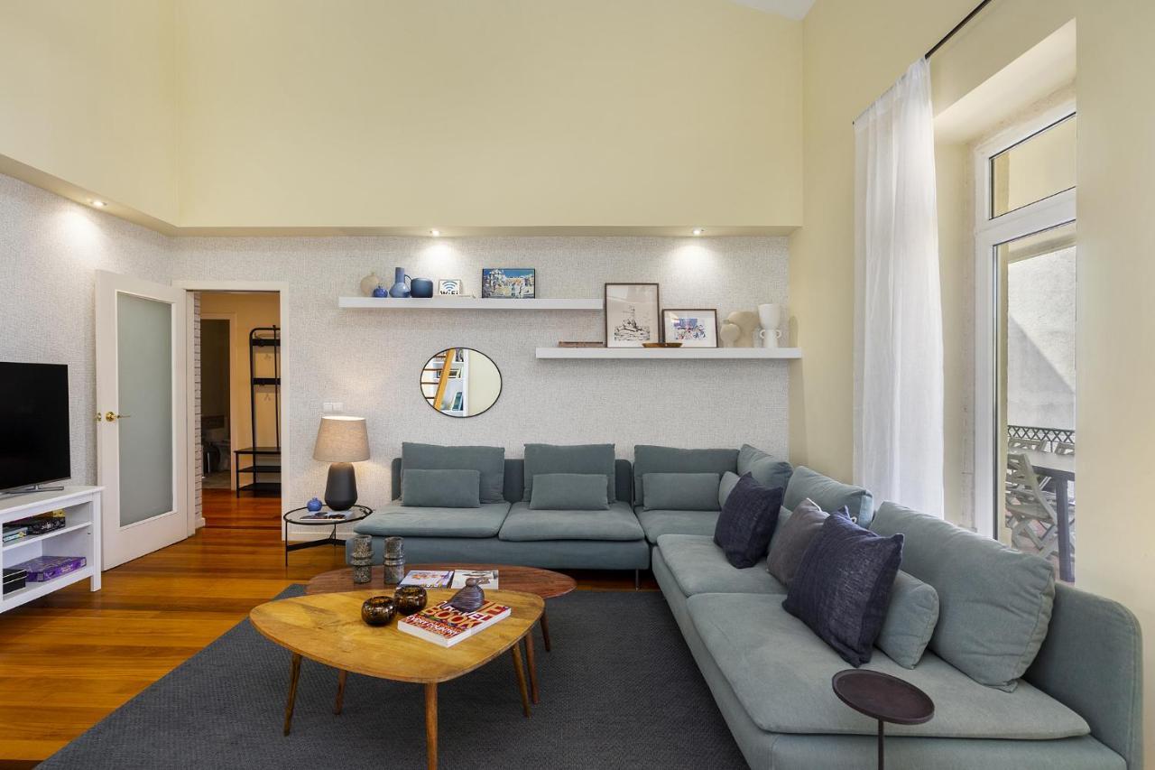 Whome Luxury Penthouse: Designer Decor & Epic Views Lisbon