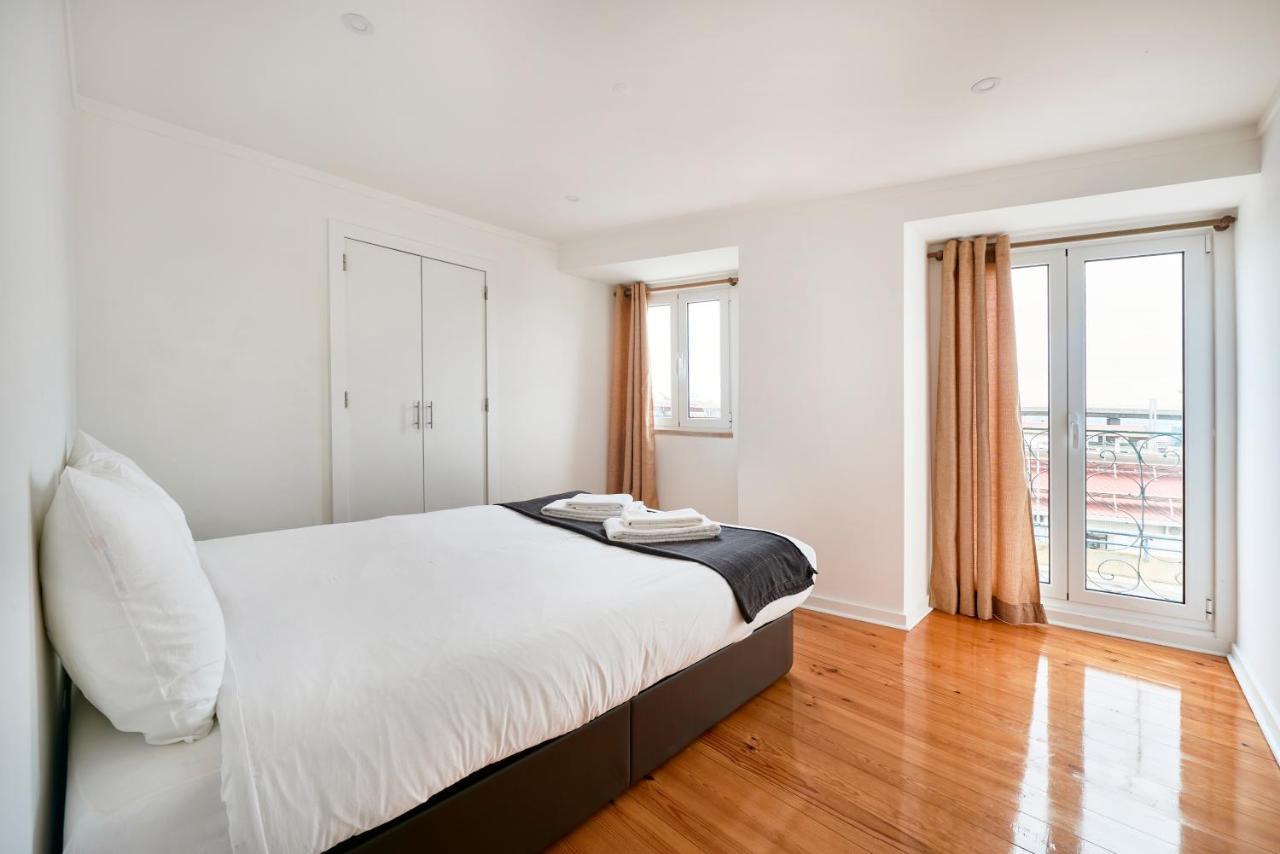 Apartment Cozy Flat In Santa Apolonia Lisbon