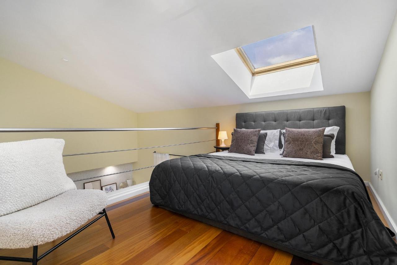 Whome Luxury Penthouse: Designer Decor & Epic Views Lisbon