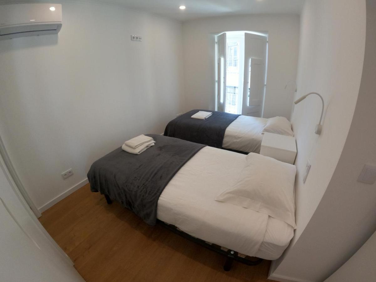 Lisbon, Renovated T2 Near Rossio * Lisbon