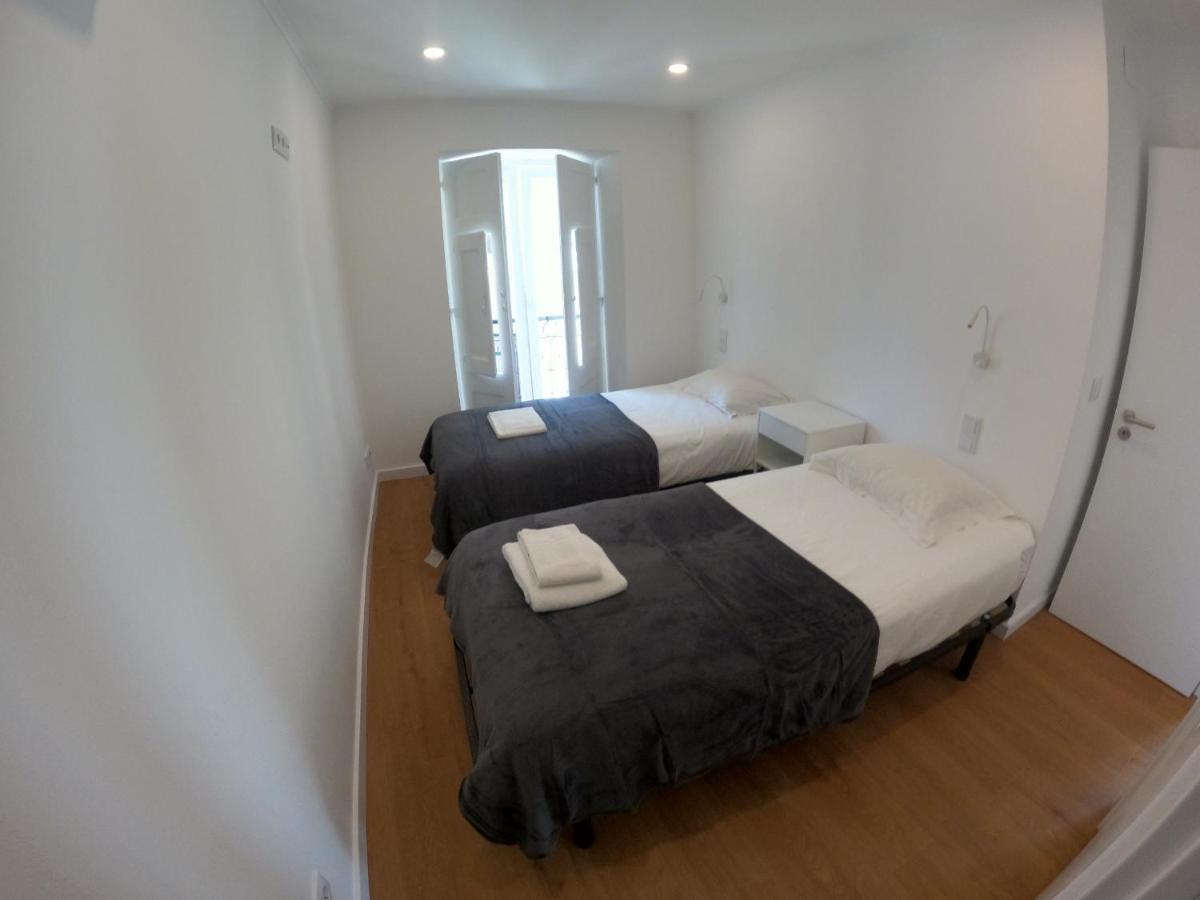 Lisbon, Renovated T2 Near Rossio *