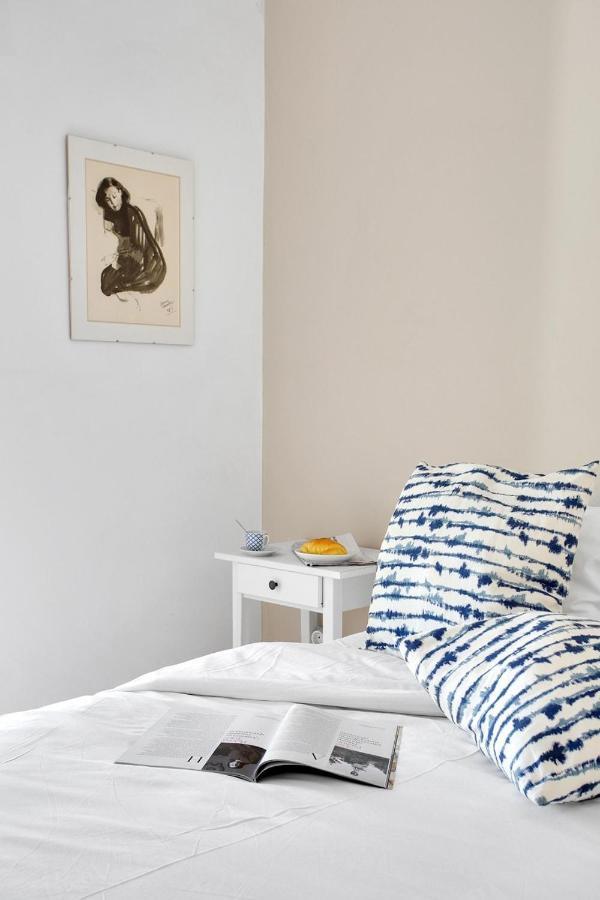 Apartment Modern 2 Bedroom In Estrela With Outside Terrace! Amazing For Families, Couples, Friends