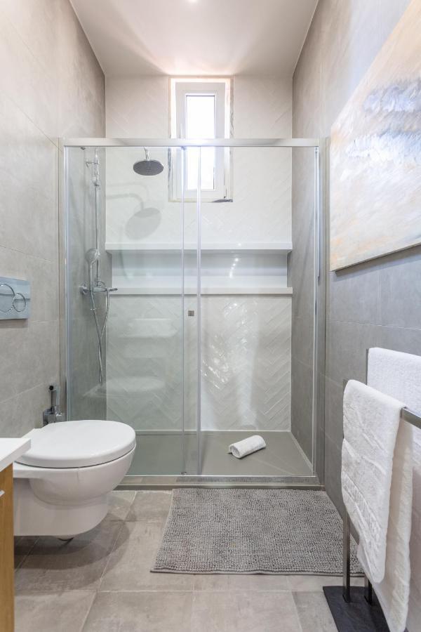 Wonderful Brand New Belem - A Few Steps Away From The River! *
