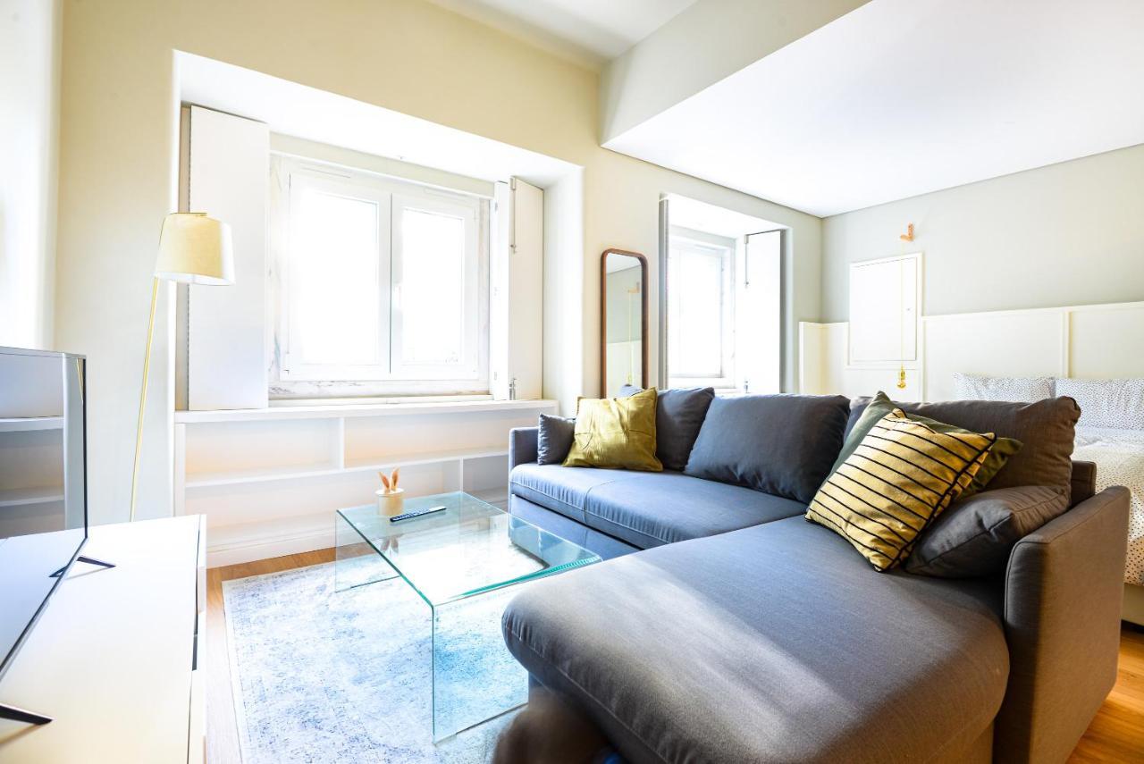 Charming In Apartment *