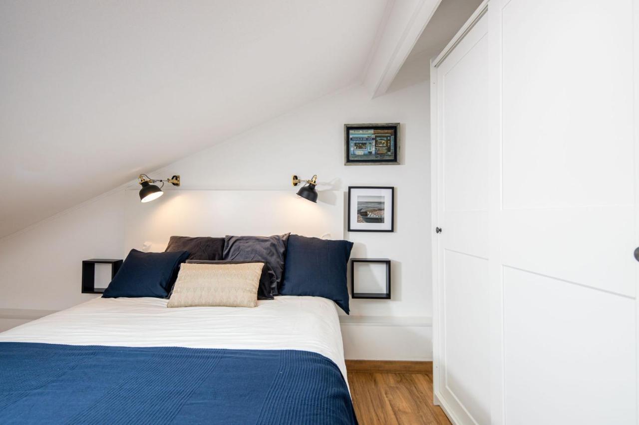 Lapa 3bdr Duplex W/ Balcony By Lovelystay Apartment *