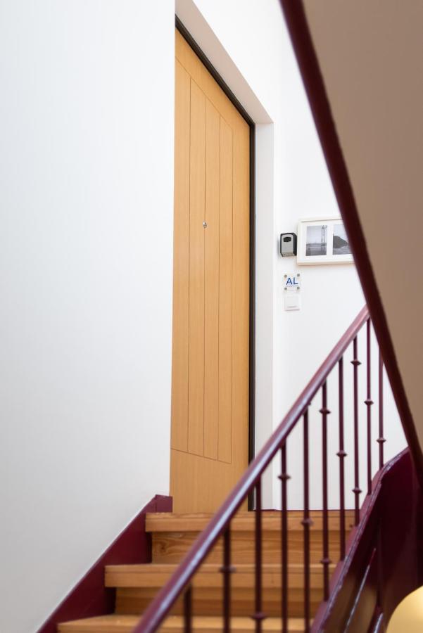 Amaro Ii - Sleek 2 Bedroom In Alcantara Apartment Lisbon