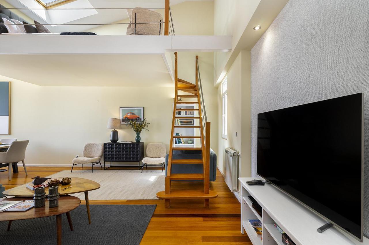 Whome Luxury Penthouse: Designer Decor & Epic Views Lisbon