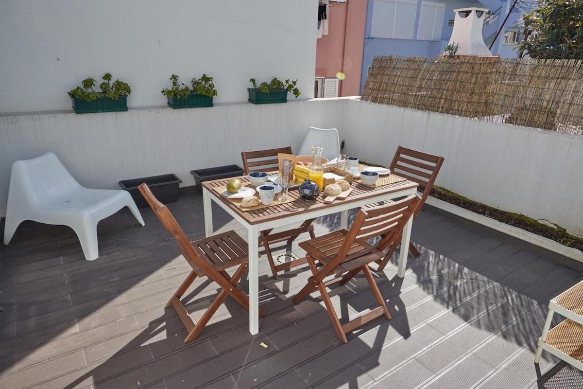 Modern 2 Bedroom In Estrela With Outside Terrace! Amazing For Families, Couples, Friends *