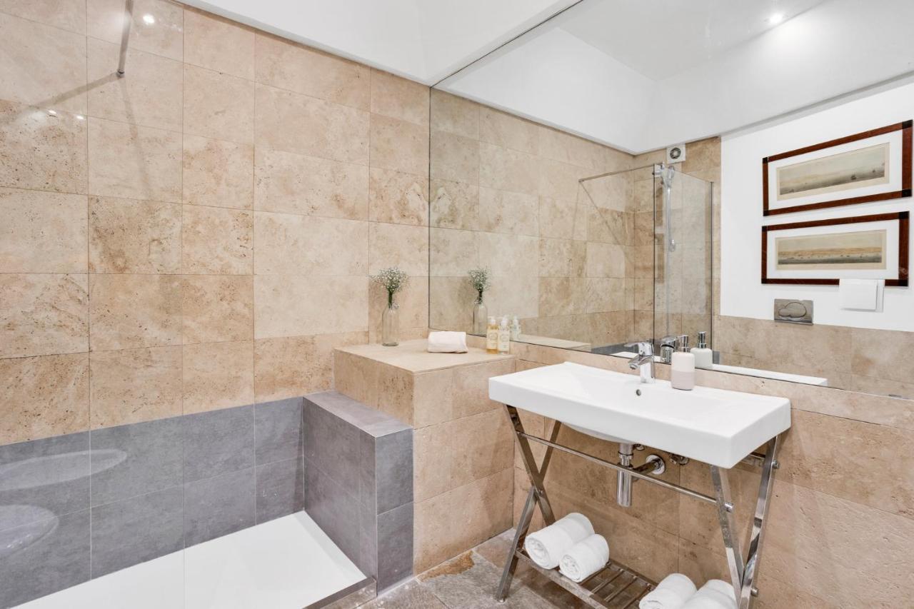Guest house Lovely Private In Lapa Lisbon