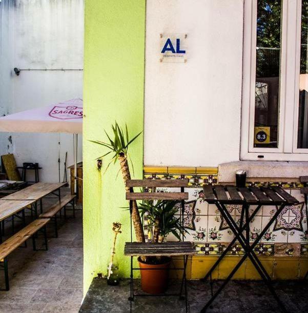 White House Albergue