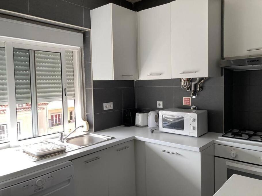 Apartamento Bem Localizado Para Familias & Amigos Lisbon