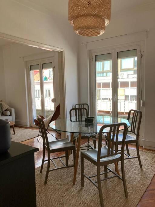 Apartamento Bem Localizado Para Familias & Amigos Apartment Lisbon