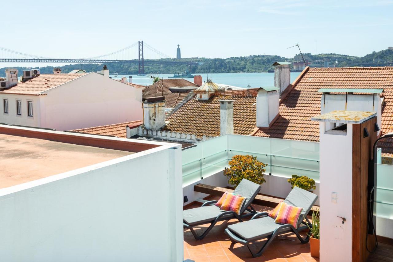 Ambassador River Shower Lisbon