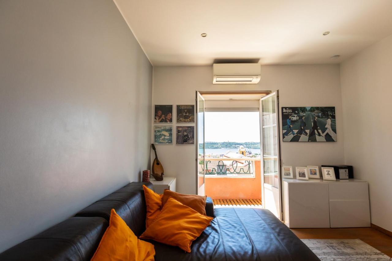 Ambassador River View Apartment Lisbon