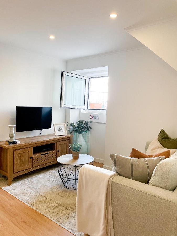 In The Heart Of Alfama! Cozy 1 Bedroom Apartment Lisbon