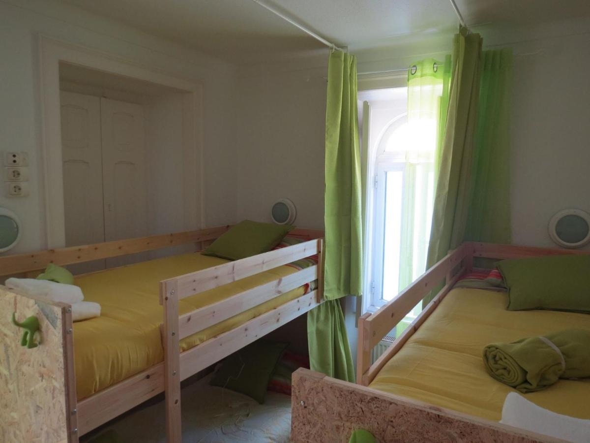 White House Albergue