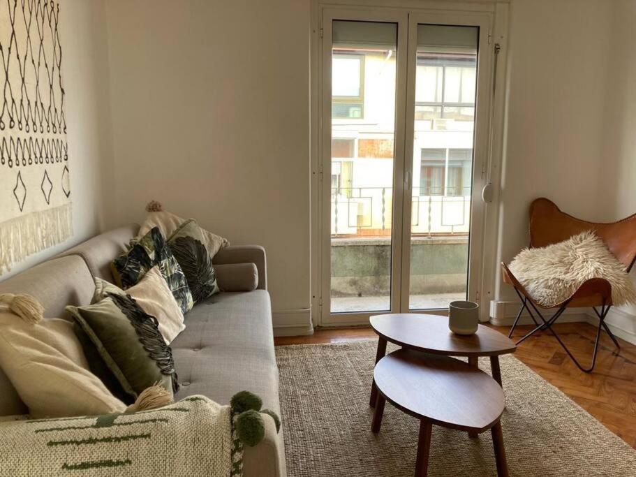 Apartment Apartamento Bem Localizado Para Familias & Amigos Lisbon