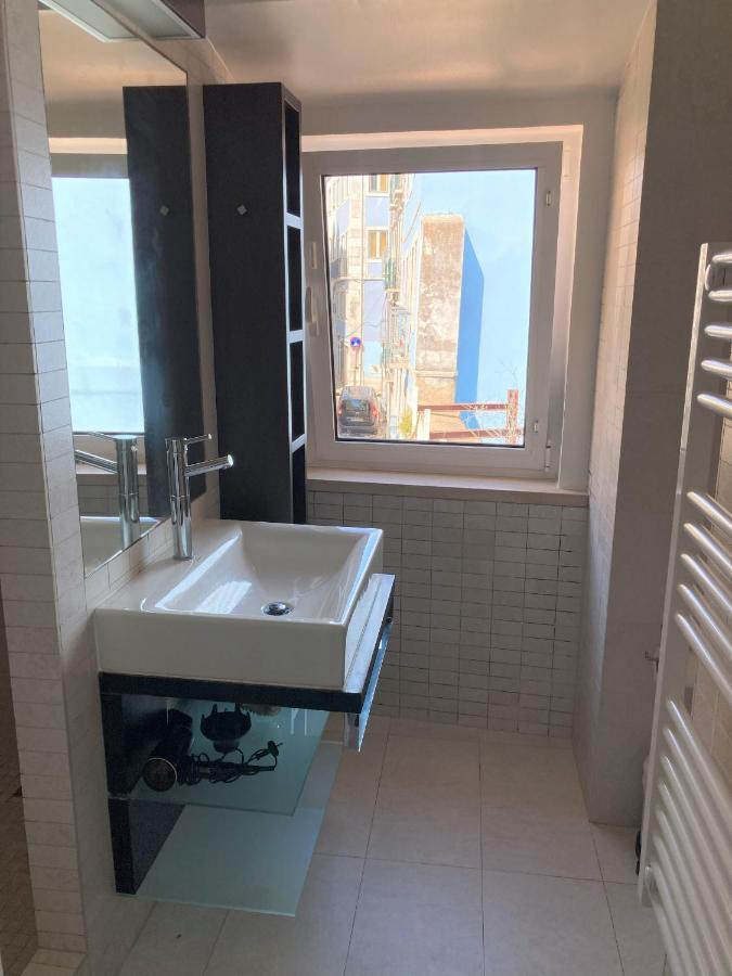 Fabulous T2 With Balcony In Rossio Apartment *