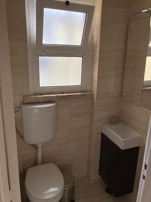 Apartamento Bem Localizado Para Familias & Amigos Apartment *