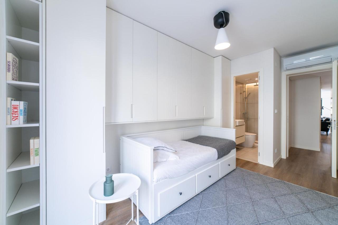 Lusiadas 53 2ºd - Beautiful Two-bedroom Apartamento *