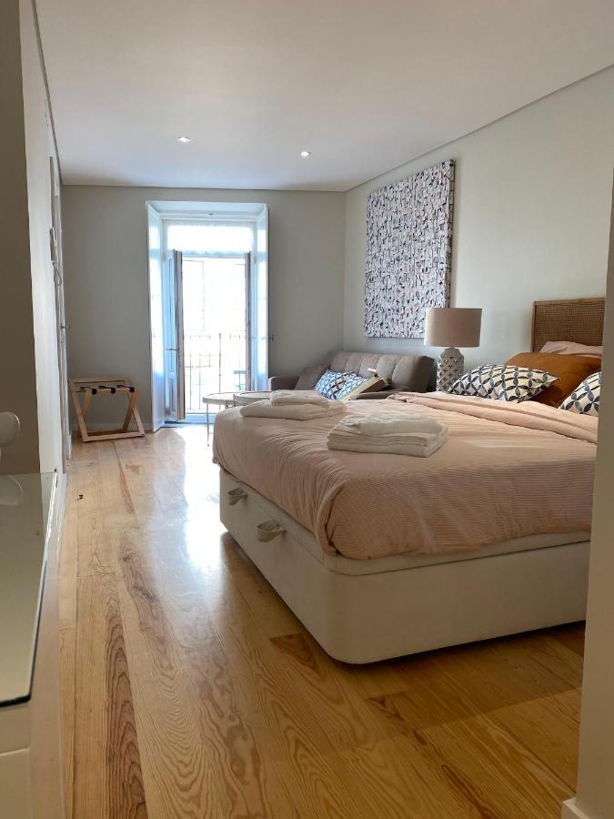 Discover Lisbons History - Stylish In Alfama Apartment Lisbon