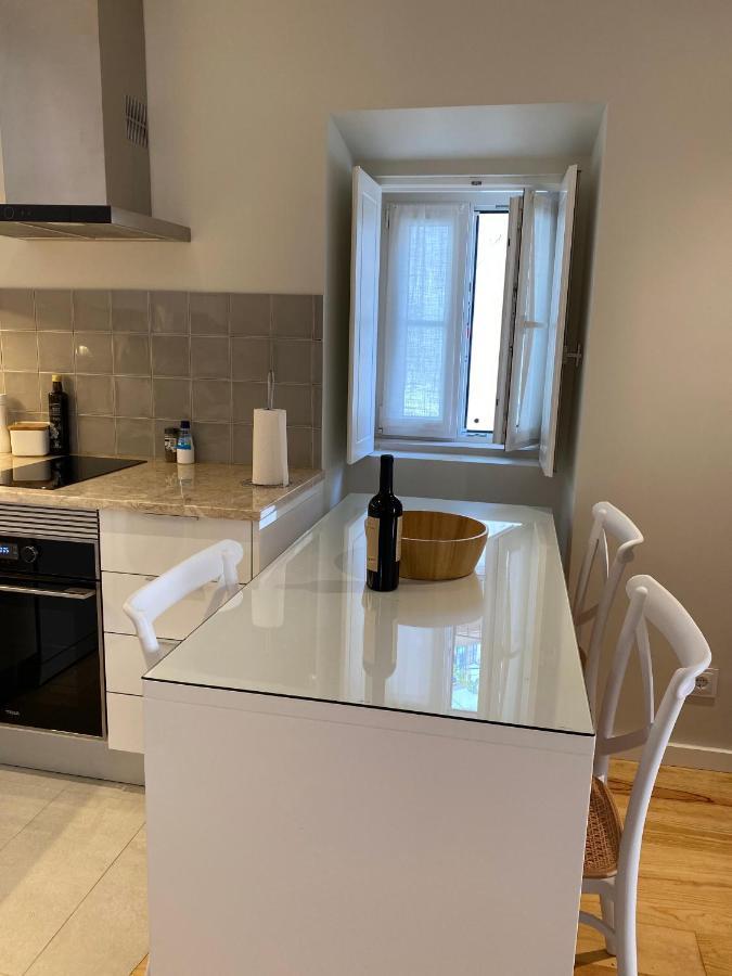 Apartment Discover Lisbons History - Stylish In Alfama *