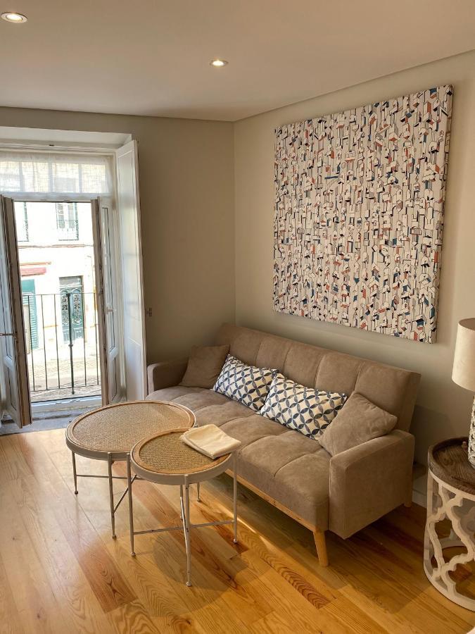 Discover Lisbons History - Stylish In Alfama Lisbon