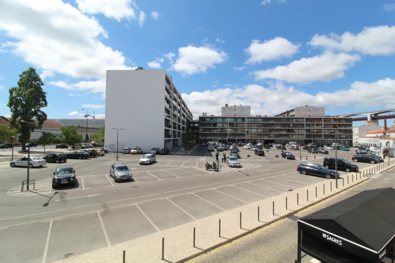 Bright 1 Bd W Lovely Balcony In *