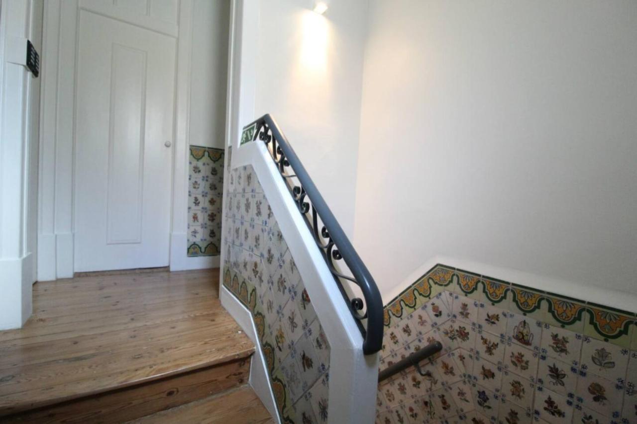 Bright 1 Bd W Lovely Balcony In