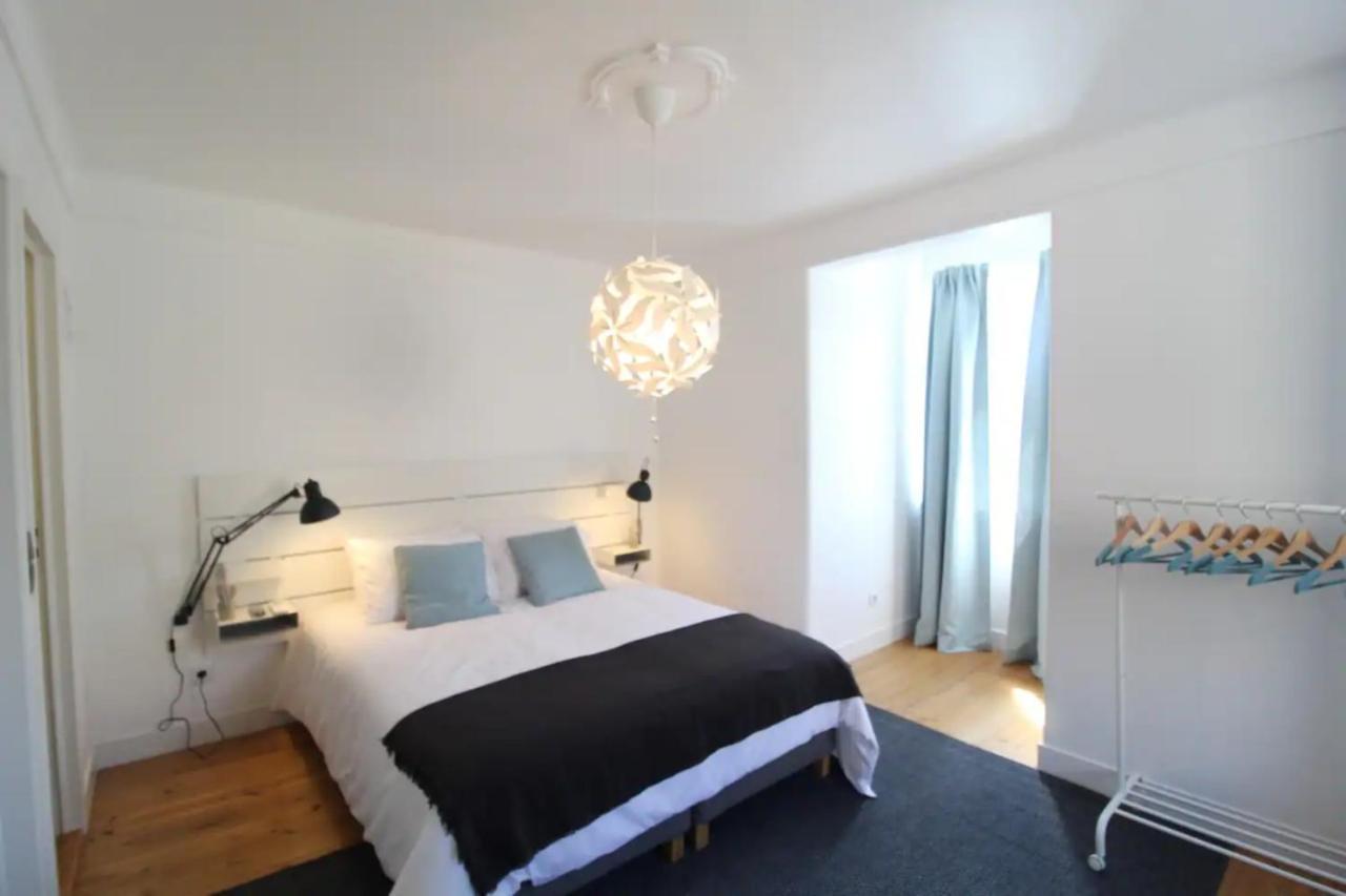 Bright 1 Bd W Lovely Balcony In