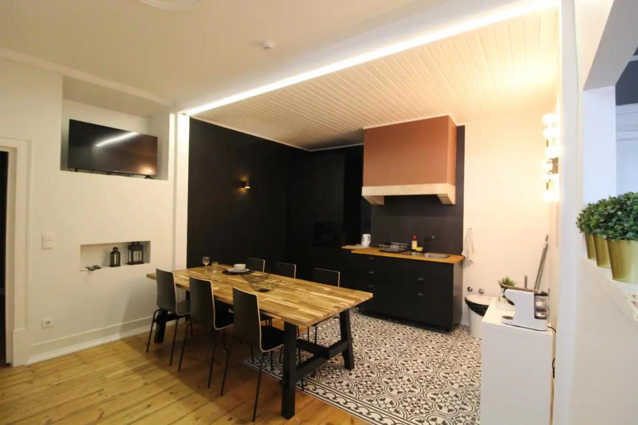 Bright 1 Bd W Lovely Balcony In