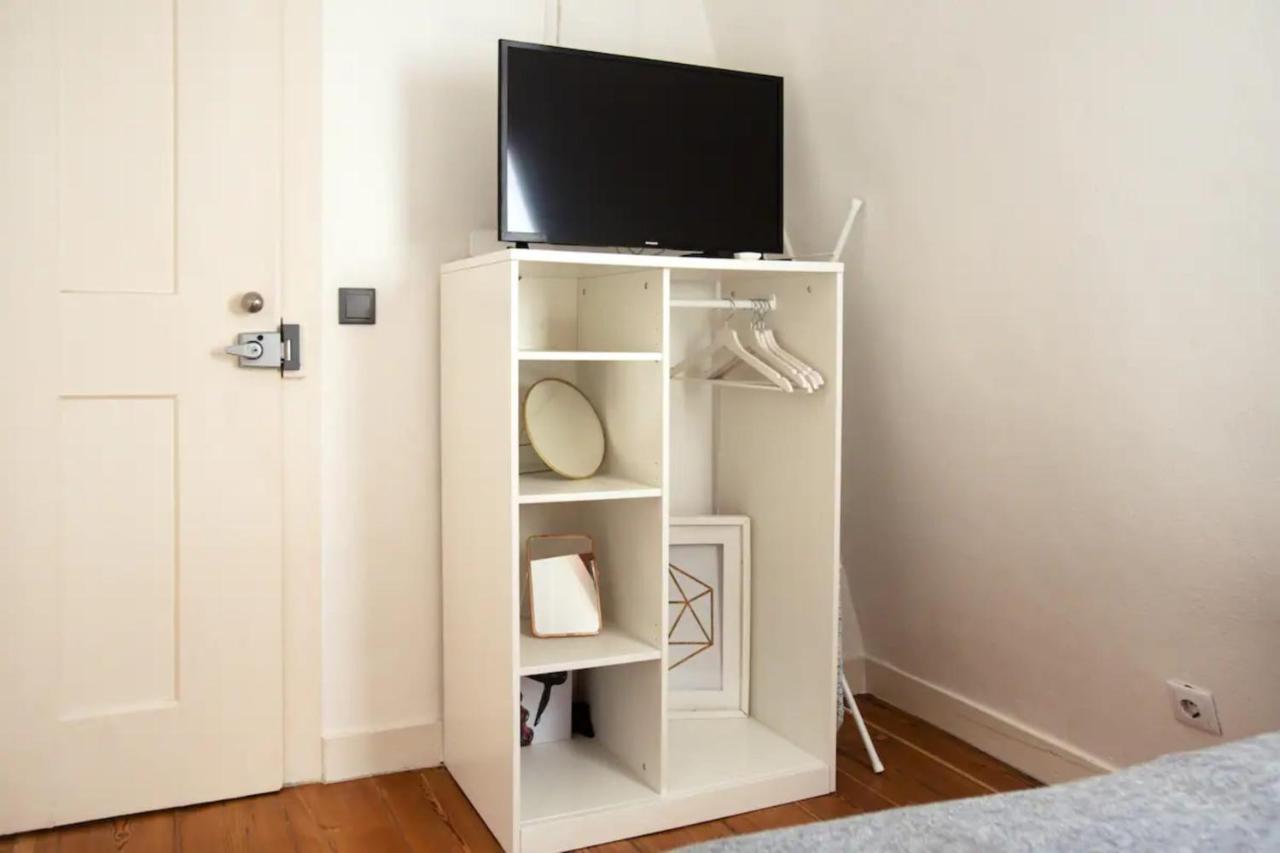 Cosy Little Bedroom In *