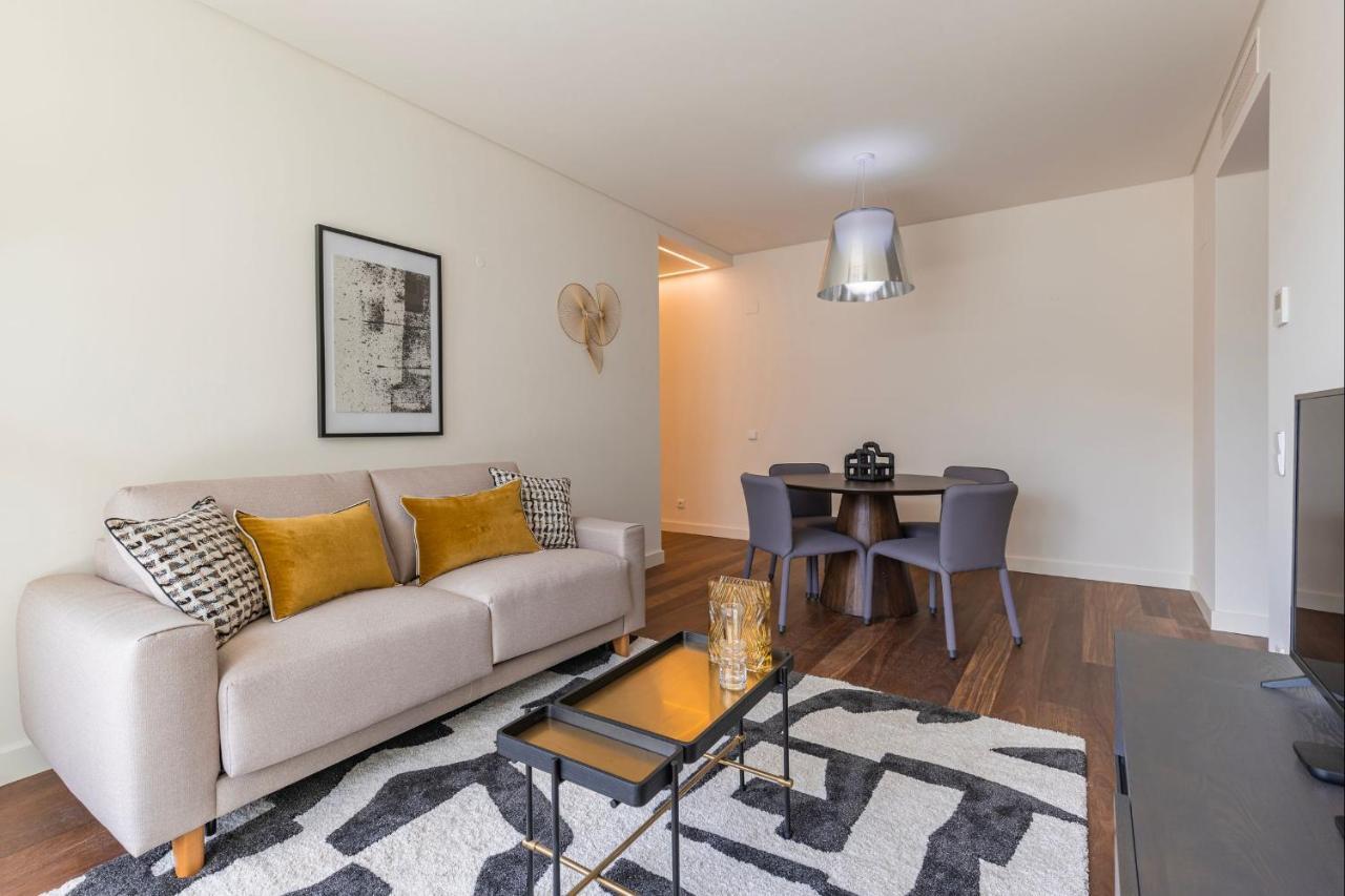 Upscale In Center By Lovelystay Apartment