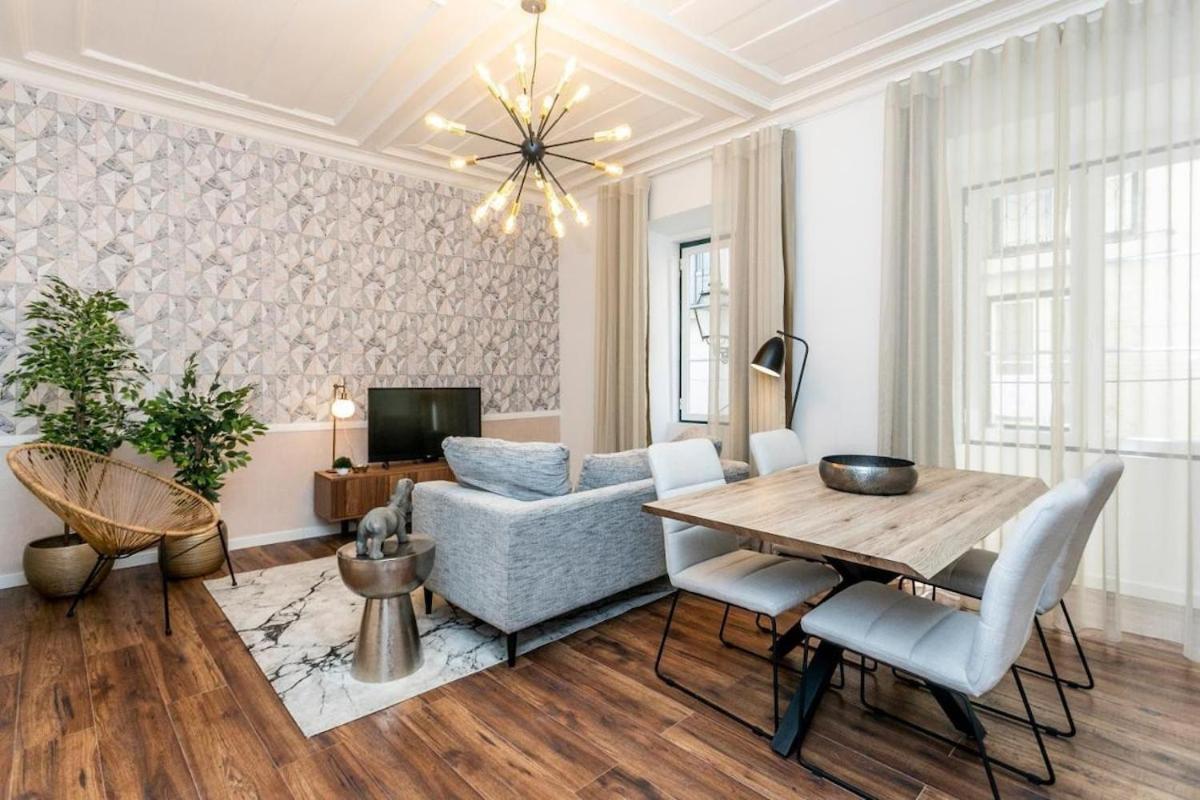 Lively 2 Bedroom In Iconic Alfama! Lisbon