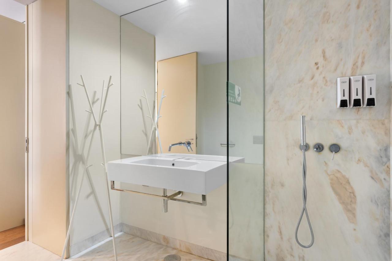 Timeout Market 2 Bedrooms Apartment