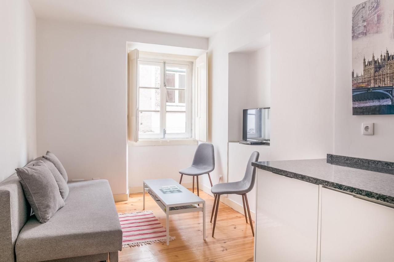 In Bairro Alto Apartment