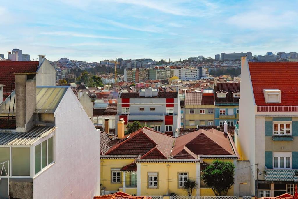 Central With Balcony Lisbon
