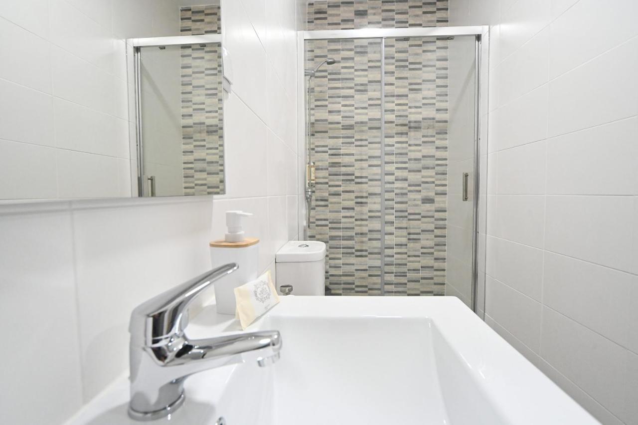 Right Place Apartment *