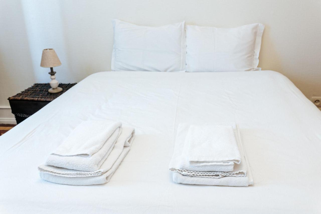 Double Bed Av Da Republic Guest house Lisbon