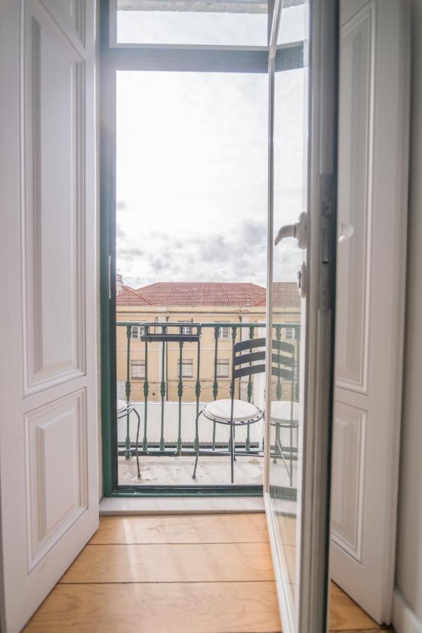 Charming, Sun-drenched In Estrela Lisbon