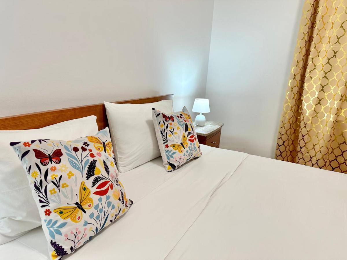 Sublime Yellow Bedroom Lisbon