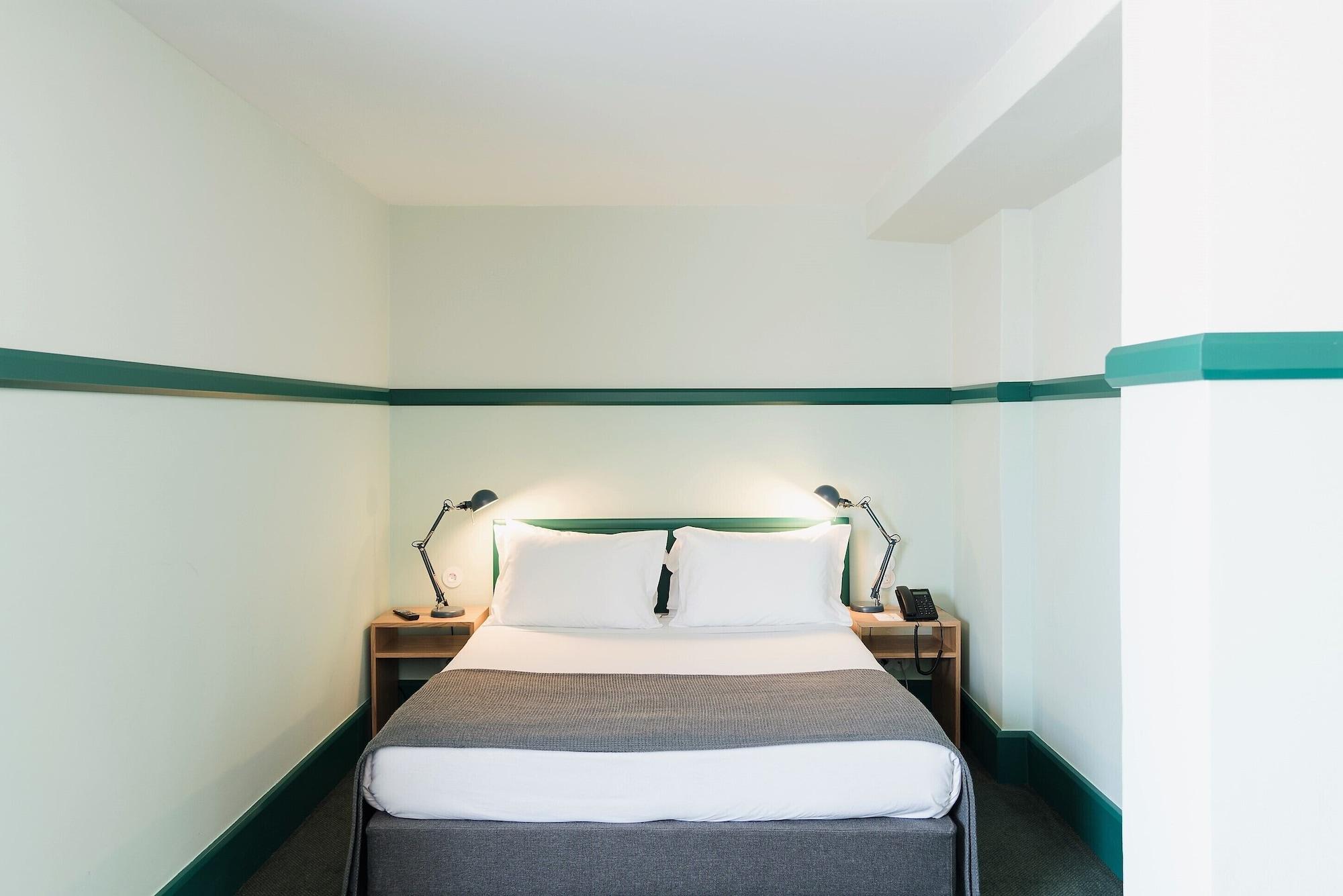 Holiday Express & - Principe Real By Ihg 3* Lisbon