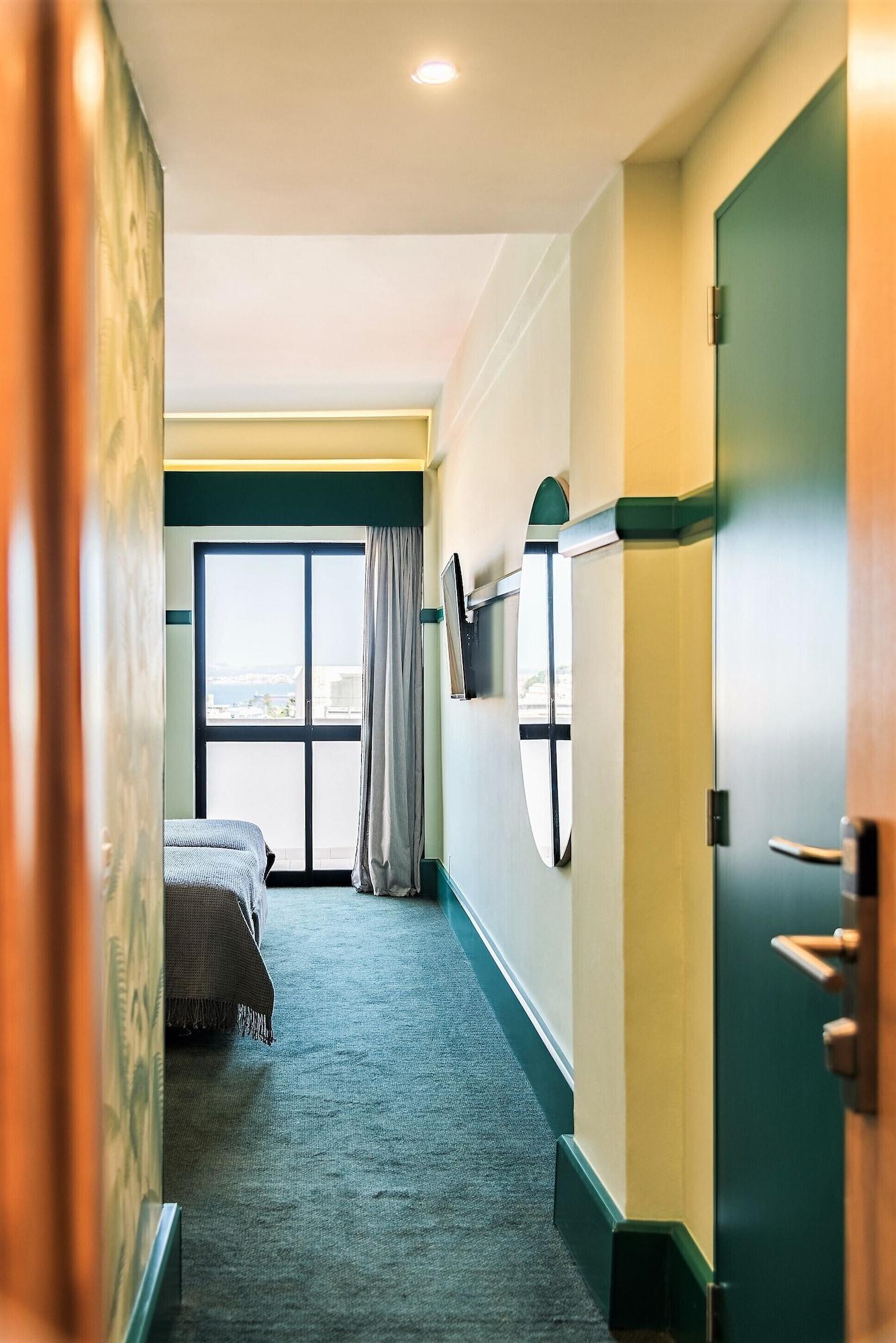 Holiday Express & - Principe Real By Ihg Hotel 3*