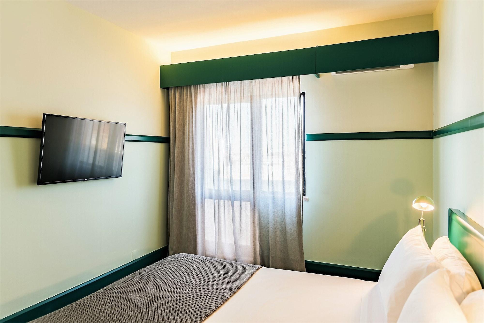 Holiday Express & - Principe Real By Ihg Hotel