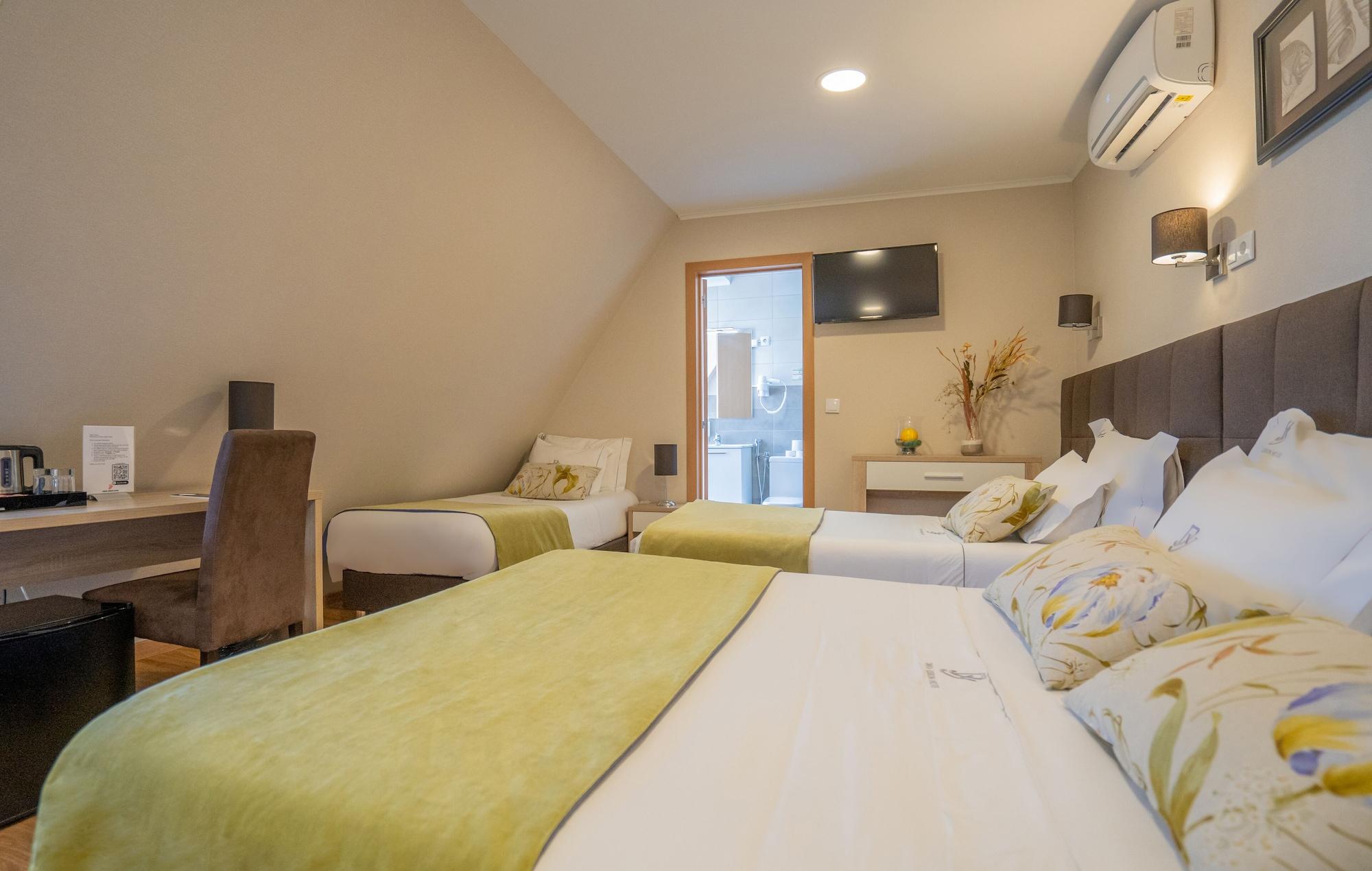 Dinya Hotel 3*