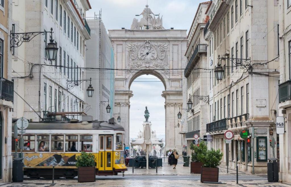 Homestay Com Varanda Na Rua Dos Douradores