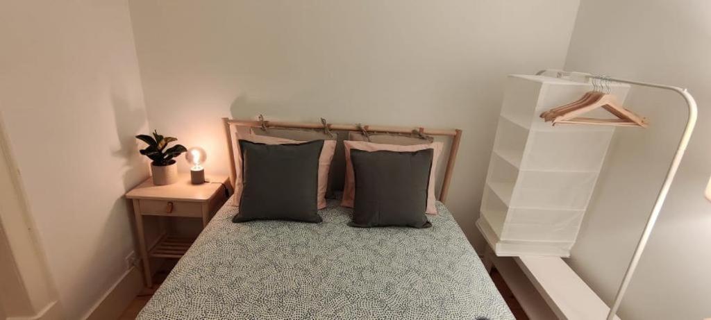 Com Varanda Na Rua Dos Douradores Homestay *